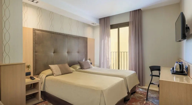 Трёхместный номер Hotel Gótico