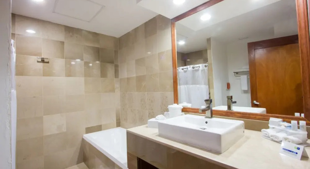 Двухместный номер Standard с видом на город Holiday Inn Express Nuevo Laredo by IHG