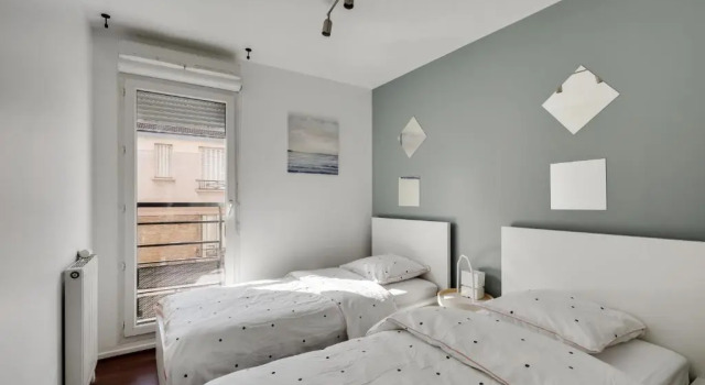 Апартаменты Chic and spacious apart with parking