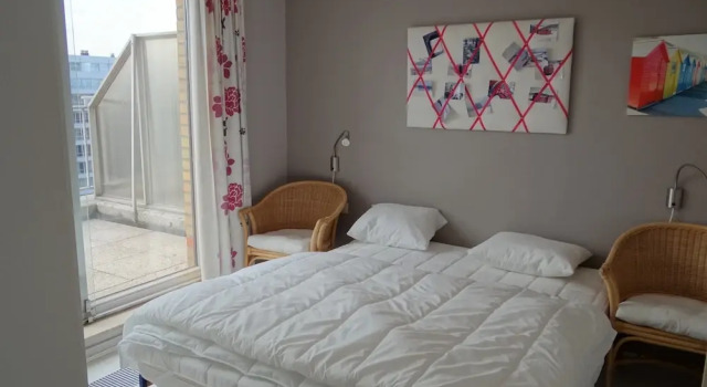 Penthouse in Koksijde With Stunning Sea View, Prenota Hotel Hotel a Flanders con parcheggio, Parcheggio