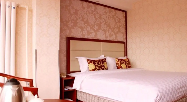 Sun Moon and Bright Selection Hotel, Book Hotel Hotels in Liaoning with Parking, Parking