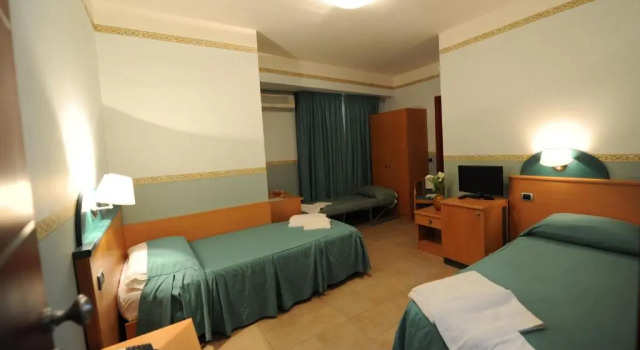 Трёхместный номер Standard Santa Lucia Hotel