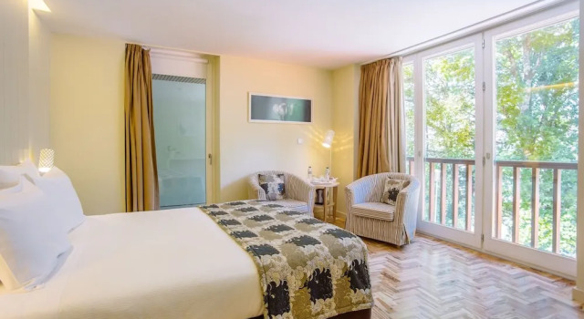 Семейный люкс с балконом Hotel Rural Misarela