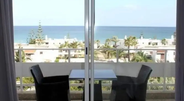 Двухместный номер Standard с балконом Hôtel Lyla confort