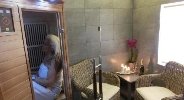 Dvůr Stráň, Buchen Sie Hotel Sadov Tschechische Republik