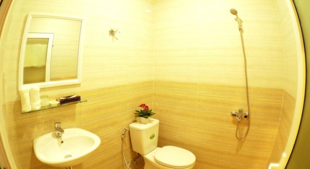 Четырёхместный номер Standard Dalat Flower Hotel