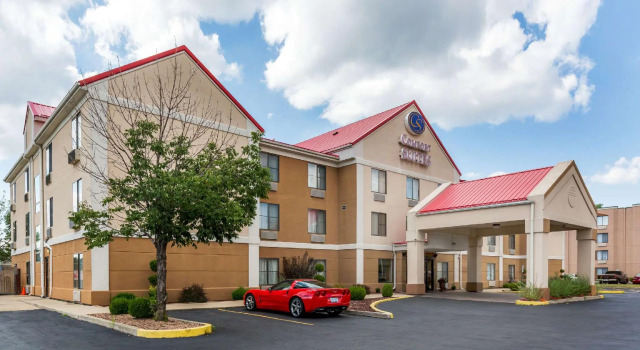 Номер Standard Comfort Suites near I-80 and I-94