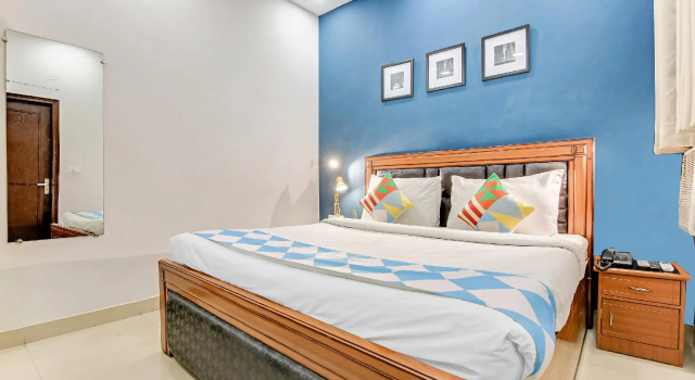 OYO 80630 Comfortable Stay, Забронировать Отель Отели Нью-Дели с парковкой, Парковка