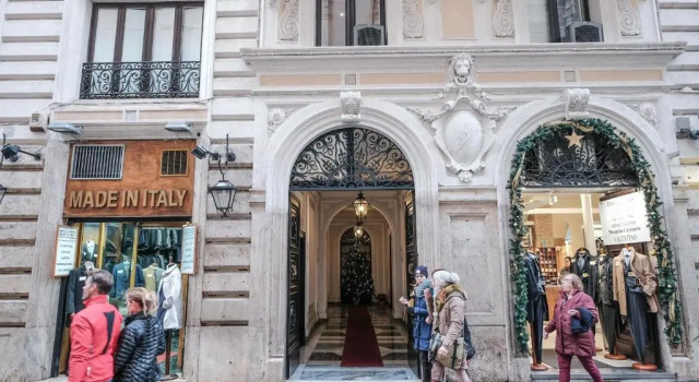 Апартаменты Spanish Steps Art Apartment
