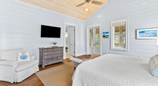 Golf Cart "crabbin House South" Beautiful Watercolor Lake District 4br 4 Bedroom Home by RedAwning
