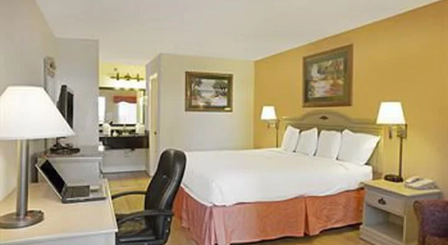 Семейный люкс SureStay Plus Hotel by Best Western St Marys Cumberland