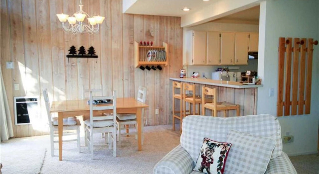 Mammoth Ski & Racquet Club #019 - 1 Br Home, Забронировать Дом для отпуска Коттеджи Маммот-Лейкс, рядом с Chair 7, Коттедж