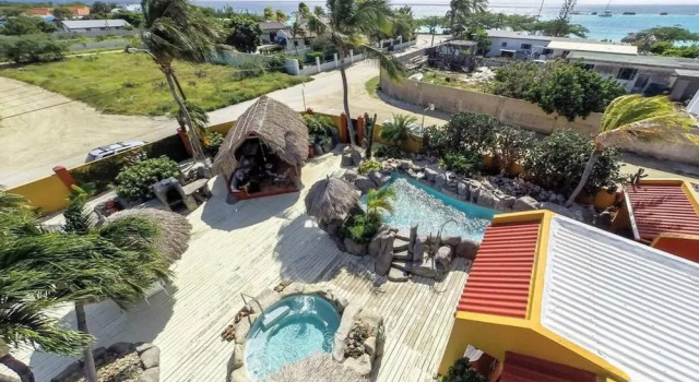 Sea Breeze Ocean, Studio 4 at Mangel Halto Beach, Book Hotel Hoteller i Pos Chiquito med pool, Swimmingpool
