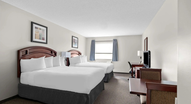 Четырёхместный номер Standard SureStay Plus Hotel by Best Western Hardisty