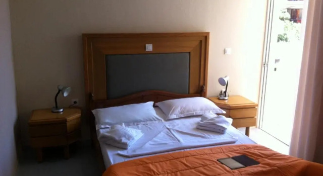 Апартаменты Manias Apartments