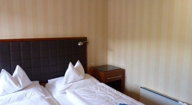Dermuth Hotels - Hotel Sonnengrund, Забронировать Отель Отели Пёрчах-ам-Вёртерзе с парковкой, рядом с Congress Center Wörthersee, Парковка