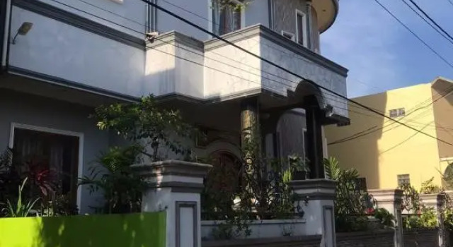 OYO 90019 Nana Guest House, Book Guesthouse Hotels in Sulawesi with Parking, Parking
