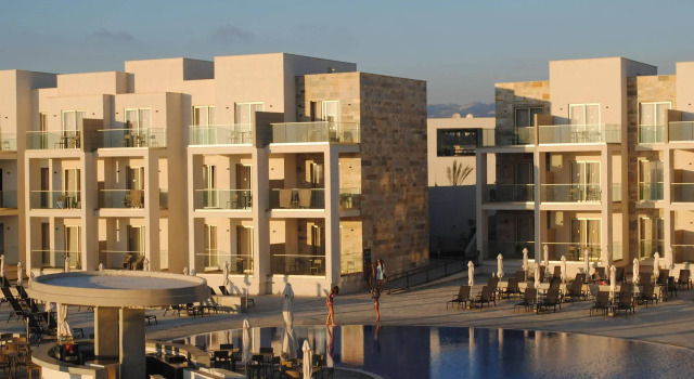 Amphora Hotel & Suites