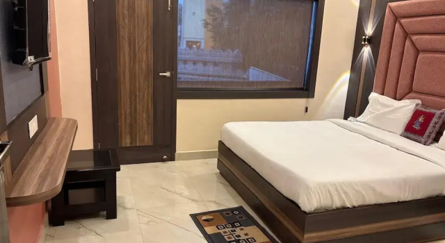 Dm Paying Guest House