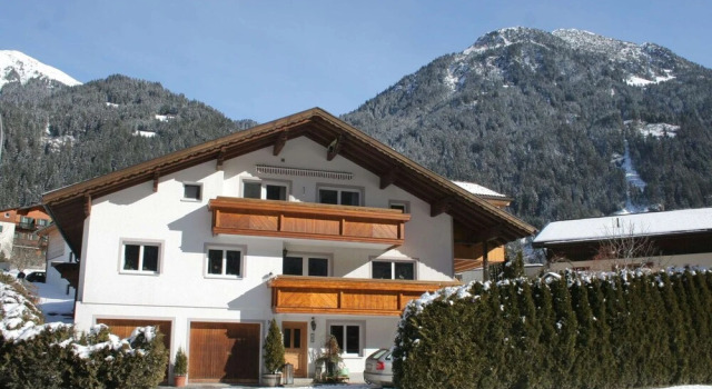 Deluxe Apartment in Sankt Gallenkirch With Mountain View, Prenota Appartamento Hotel a Vorarlberg con parcheggio, Parcheggio
