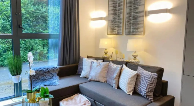 Апартаменты Newpointe Stunning 1-bedroom Serviced Apartment
