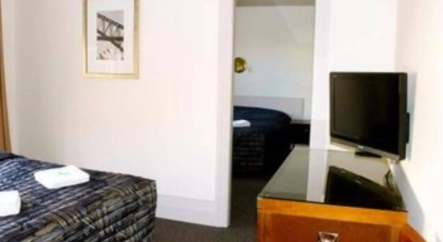 Royal Exhibition Hotel