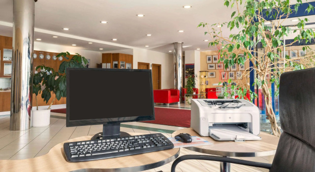 Ramada by Wyndham Airport Prague, Rezervovat Hotel 4hvězdičkové hotely v Praha, 4*