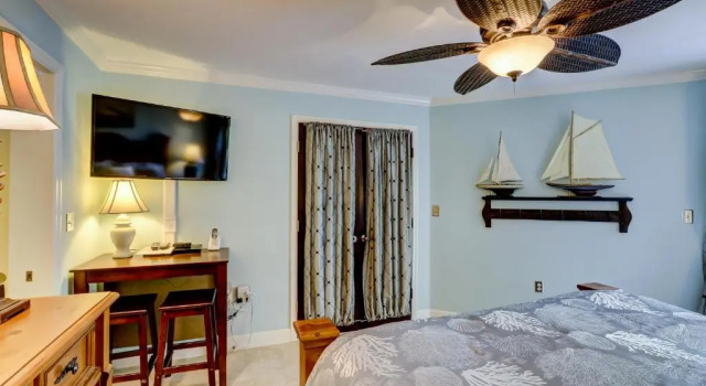 Wonderful Luxury Updated Villamare with Pool Bikes & Beach Gear included, Забронировать Отель Отели Южной Каролины с бассейном, Бассейн