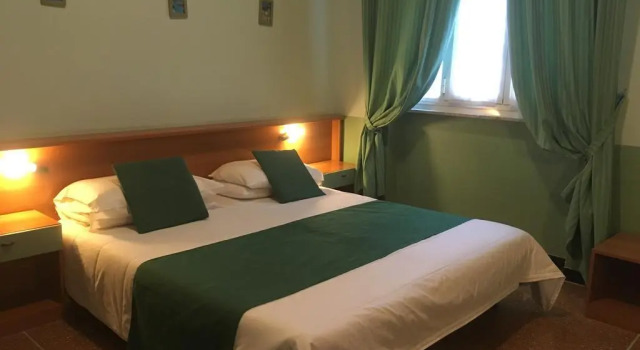 Hotel Glory