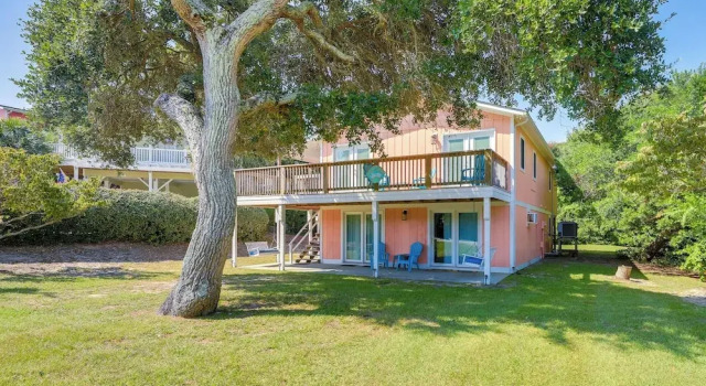 Коттедж Emerald Isle Vacation Rental, Walk to Beach!