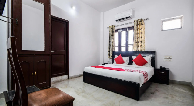 OYO 9971 Hotel Royal T, Забронировать Отель Отели штата Раджастхана 3 звезды, 3*