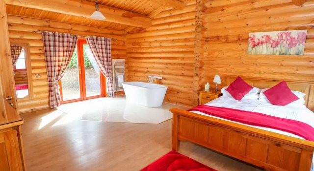 Ash Lodge