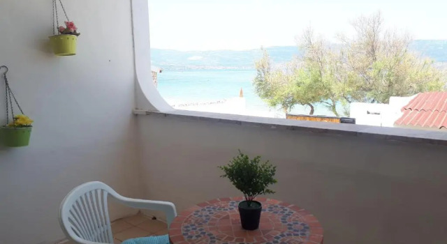 Grandpa beach house, Забронировать Отель Слатине 