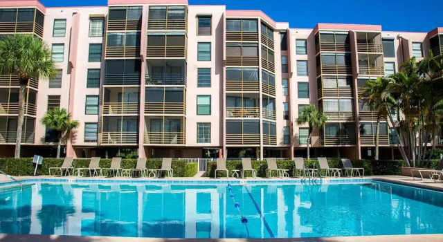 Riverside B408, Забронировать Апартаменты/квартира Марко-Айленд штат Флорида, рядом с Marco Town Center Mall