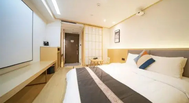 Люкс Business Qingdao Home Inn - Central Business District