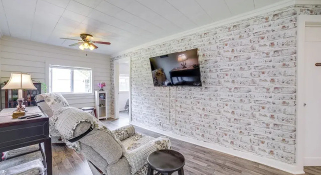 Private Plainfield Retreat w/ Gas Grill + Patio, Rezerwuj Hotel Hotele w Darien z parkingiem, Parking