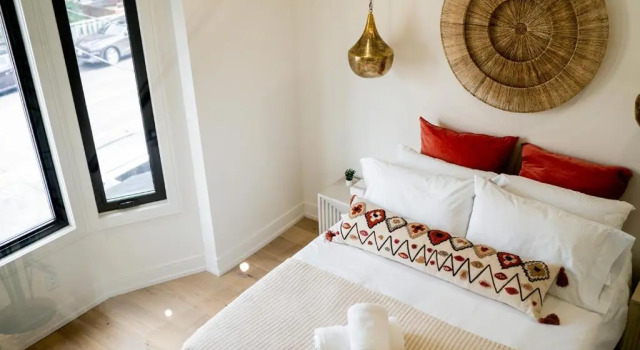 Stunning 4-bed house close to downtown Toronto, Varaa Hotelli Toronto 