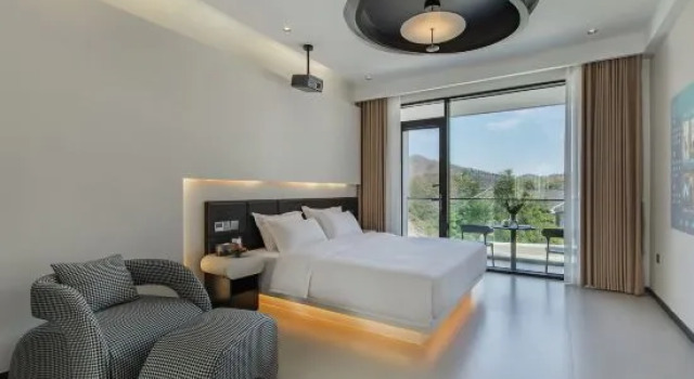 Семейный тент с балконом ARTINN·Cave Private Hot Spring·Designer Accommodation (Anji Cloud Grassland Branch)