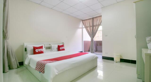 OYO 75390 Sunee Place Hotel