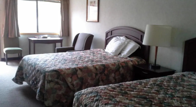 Четырёхместный номер Standard Richland Inn and Suites