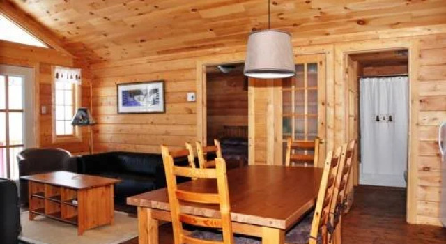 Les Nids des Monts-Valin, Prenota Hotel Refuge Cove Québec