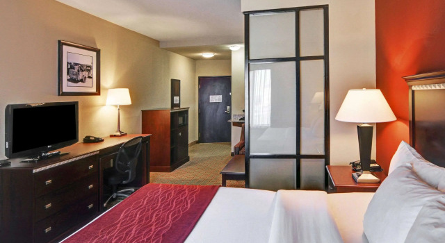 Двухместный люкс Comfort Suites Lake Worth