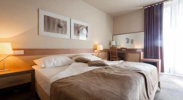 Terme Olimia - Aparthotel Rosa, Book Hotel Hotels in Podčetrtek with a Pool, Swimming Pool