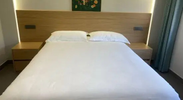 Двухместный семейный люкс с балконом и с видом на восход Yunhe Tianyuanmuge B&B