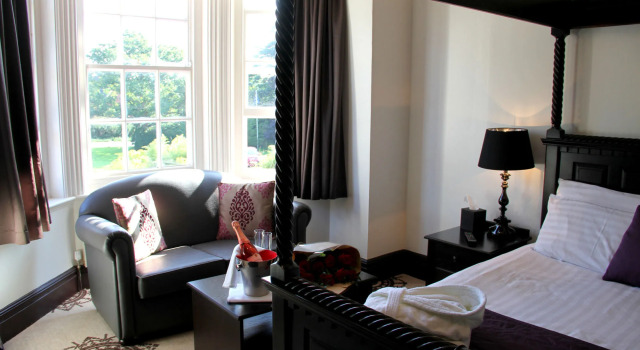 The Carlton Manor