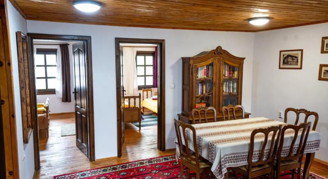 Коттедж с 2 комнатами Razsukanova house , Разсукановата къща