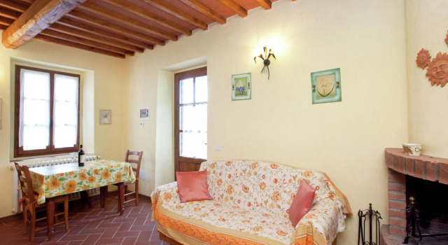 Detached villa for 6 pers with outdoor swimming pool, Buchen Sie Ferienhaus Loro Ciuffenna 
