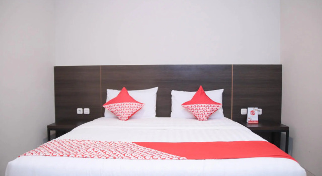 Номер Deluxe Hotel O Azzahra Guest House Syariah
