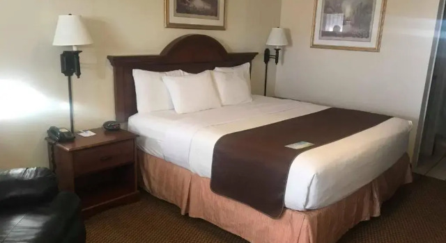 Номер Standard Days Inn by Wyndham Abilene