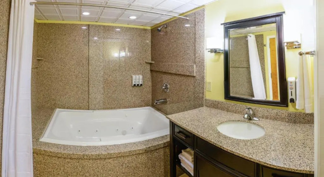 Люкс Asbury Inn & Suites